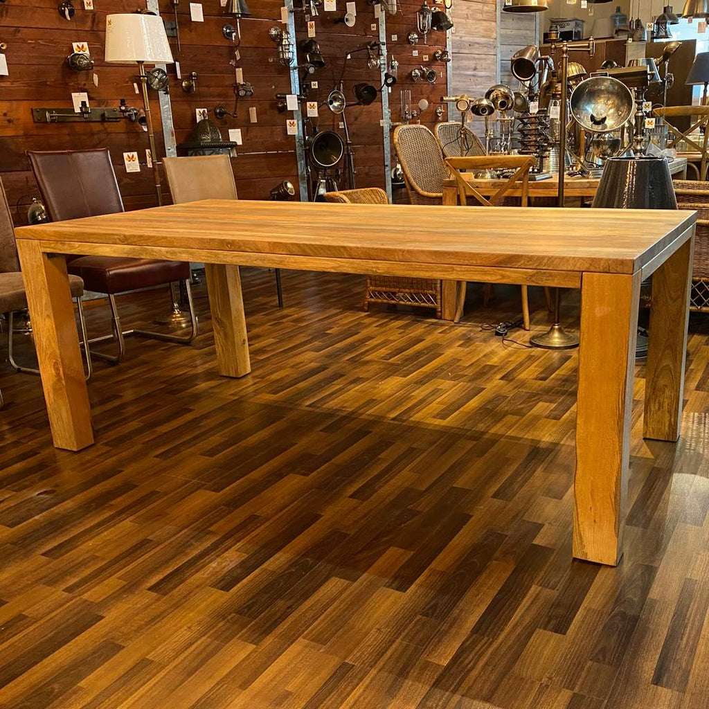 98780 Natural Colour Dining Table